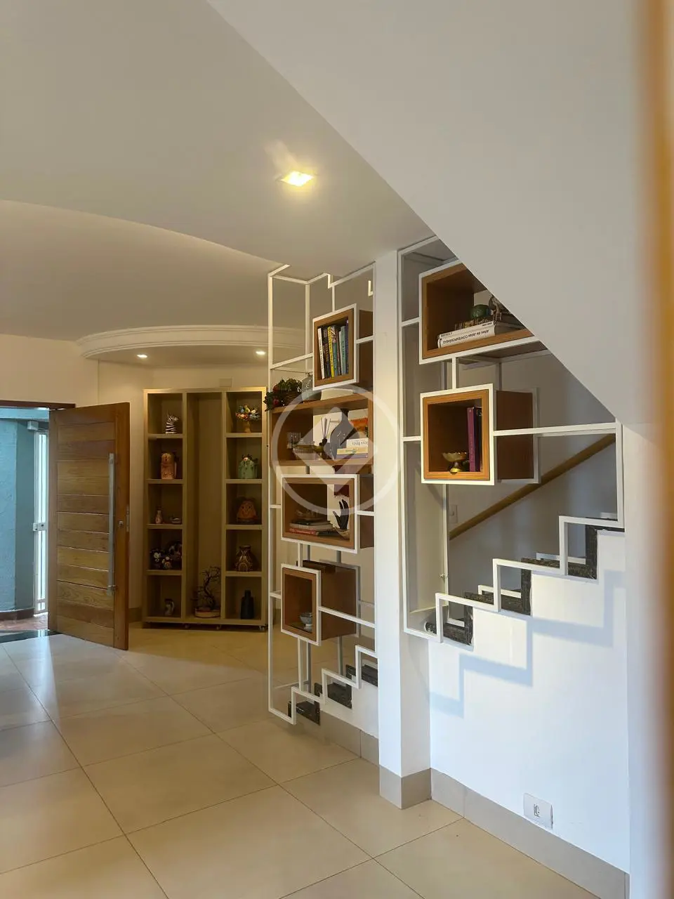 Sobrado à Venda com 4 Quartos, sendo 1 Suíte – 357 m² - Vigilato Pereira - Uberlândia/MG