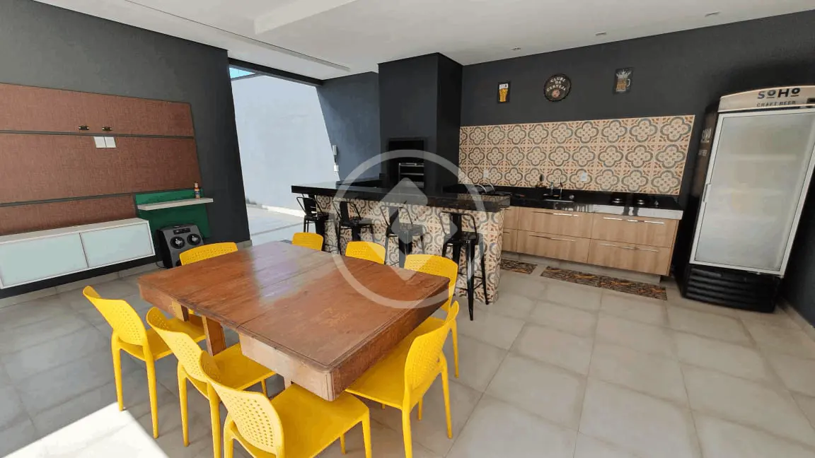 Casa à venda com 3 Quartos, sendo 1 Suíte - 189 m² - Dona Zulmira - Uberlândia/MG