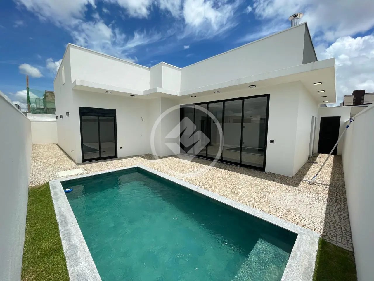 Casa Condomínio Jardim Espanha, Uberlândia - MG — foto 1