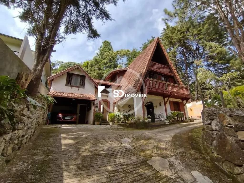Bairro: Cascata dos Amores Valor: R$ 760.000,00