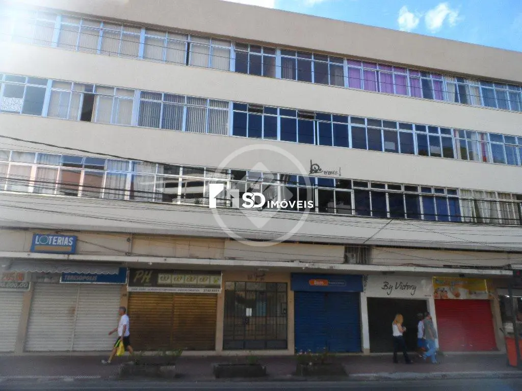 Apartamento funcional na Calçada da Fama, com elevador, de frente, ensolarado!