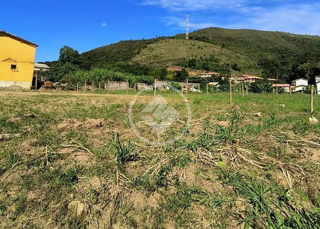 Terreno à venda em Teresópolis, no bairro Bonsucesso. Com 316 m².