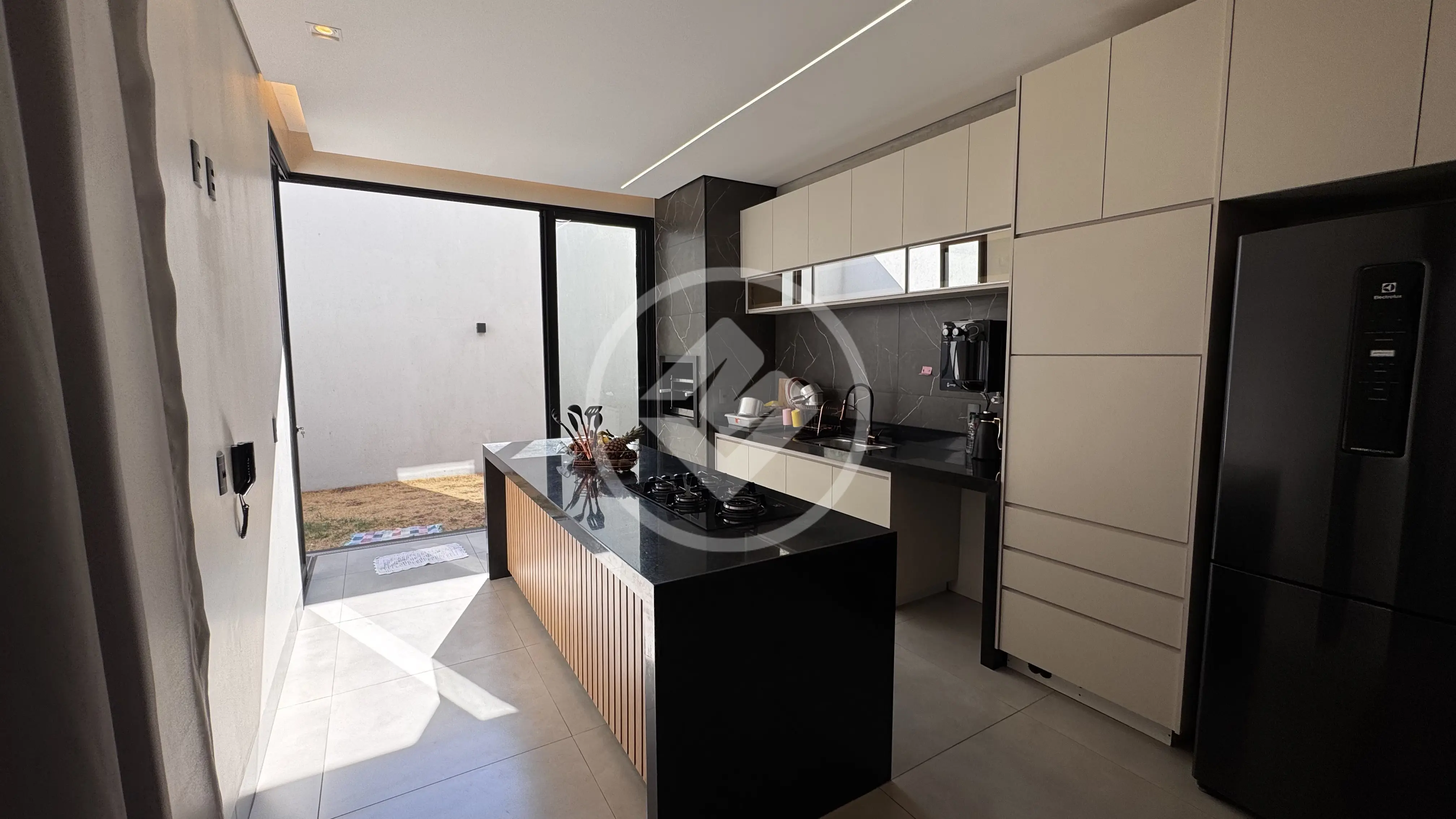 Casa Condomínio 3 quartos no JARDIM HOLANDA, Uberlândia — foto 3 de 6