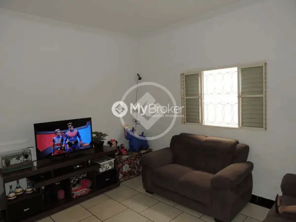 Casa à venda com 3 quartos, sendo 1 suíte – Jardim das Palmeiras - Uberlândia/MG