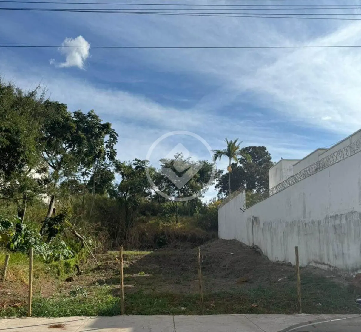 Terreno Jardim Karaíba, Uberlândia - MG — foto 1