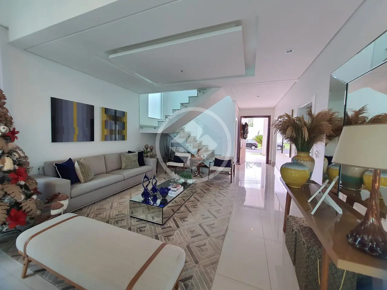 Sobado à venda com 3 quartos, sendo 3 suítes – 360 m²- Aclimação - Uberlândia/MG