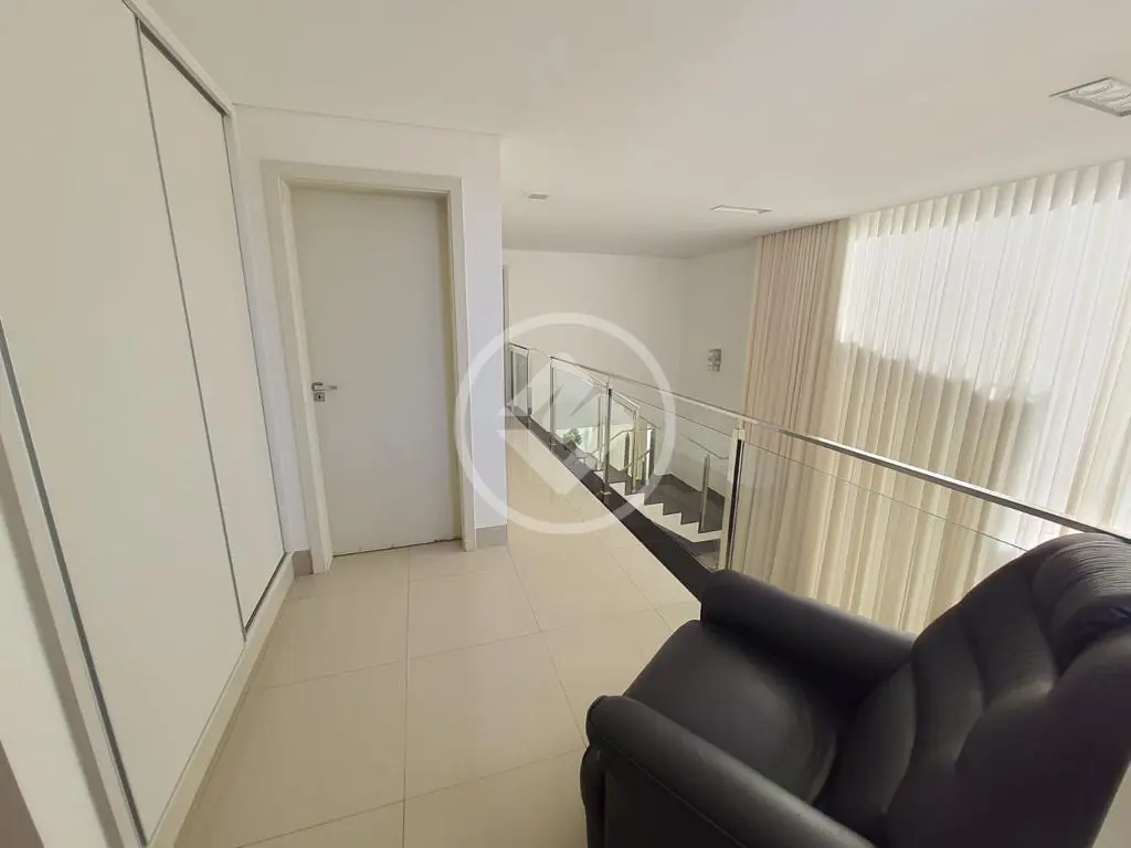 Sobrado 4 quartos no Segismundo Pereira, Uberlândia — foto 4 de 6