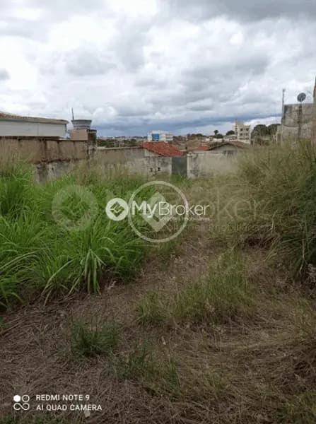 Terreno à venda 336m² - Fundinho - Uberlândia/MG