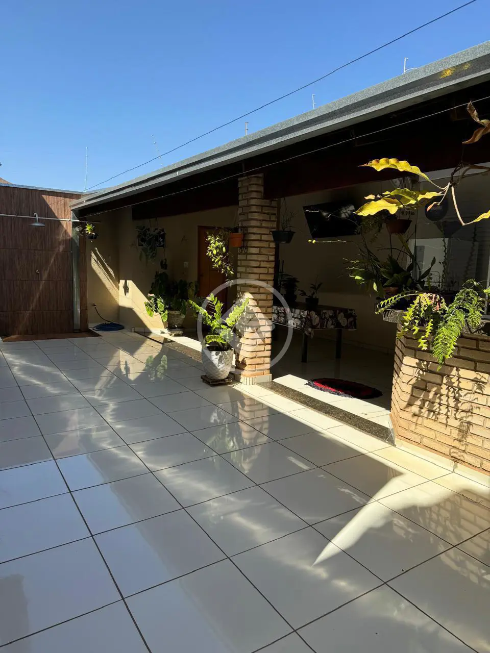 Casa à venda com 3 quartos, sendo 1 suíte – 186 m²- Santa Rosa - Uberlândia/MG
