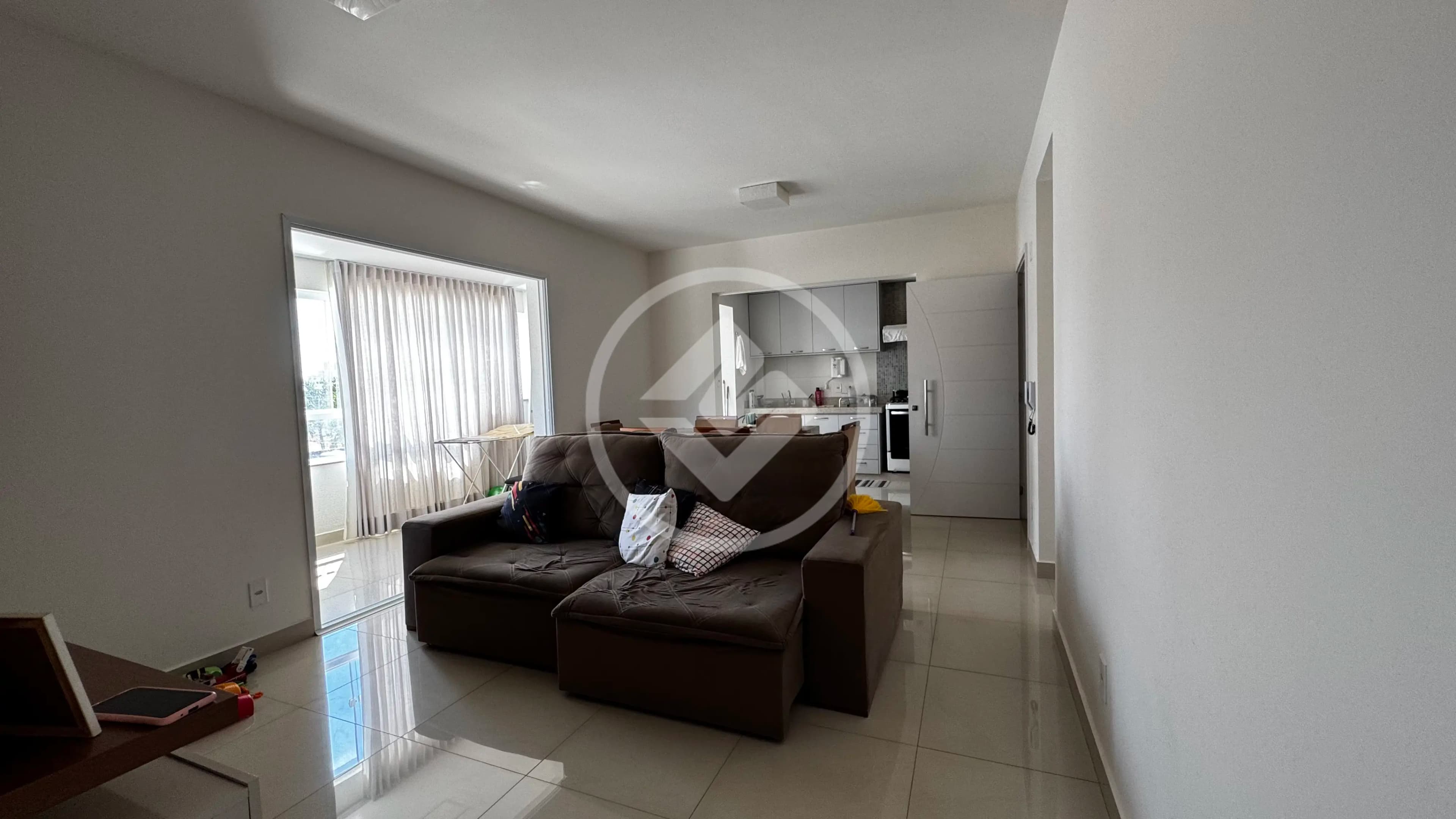 Apartamento à venda com 3 quartos, sendo 1 suíte – 89,56 m²- CAZECA  - Uberlândia/MG