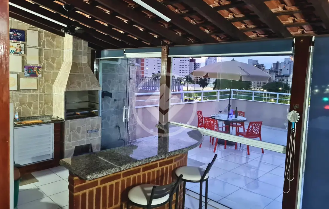 Linda cobertura à venda Guaruja-Enseada porteira fechada