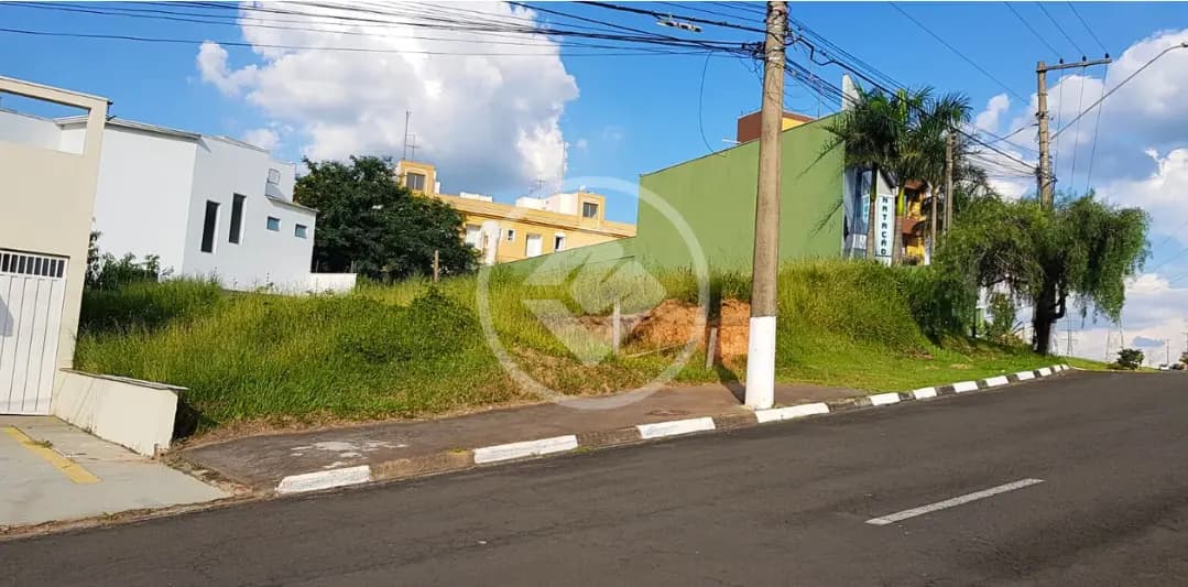 Terreno à venda com 562m² | Centro de Vinhedo/SP