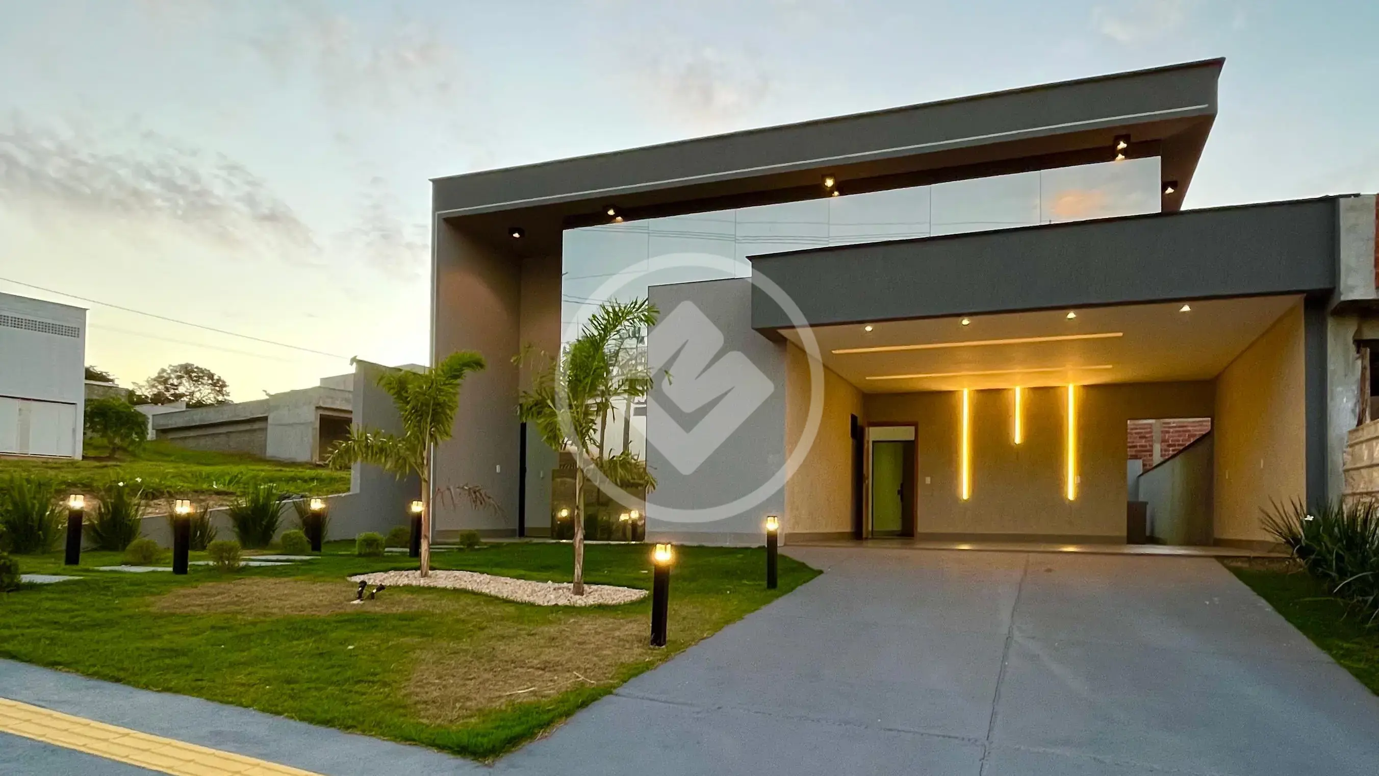 Casa Térrea 3 Suítes no Condomínio Jardim Veneza