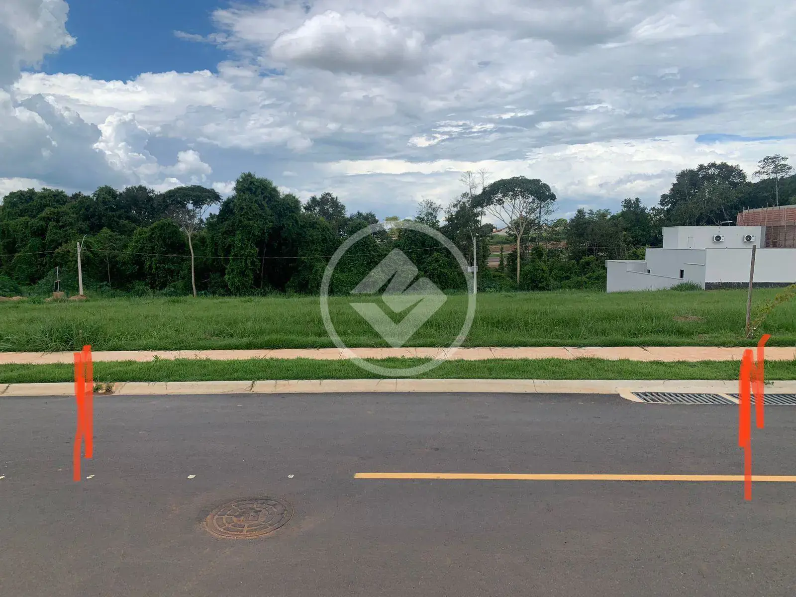 Terreno Condomínio Condomínio Parqville Quaresmeira, Trindade - GO — foto 1