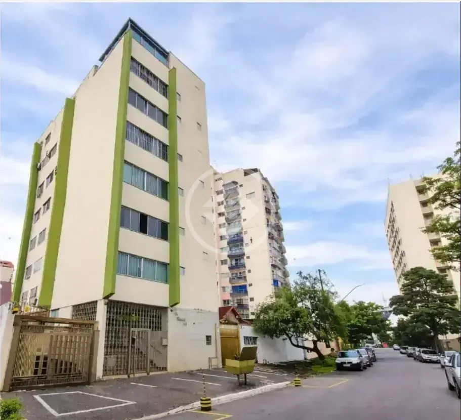 Apartamento 4 Suítes no Condomínio Edifício Carmelita