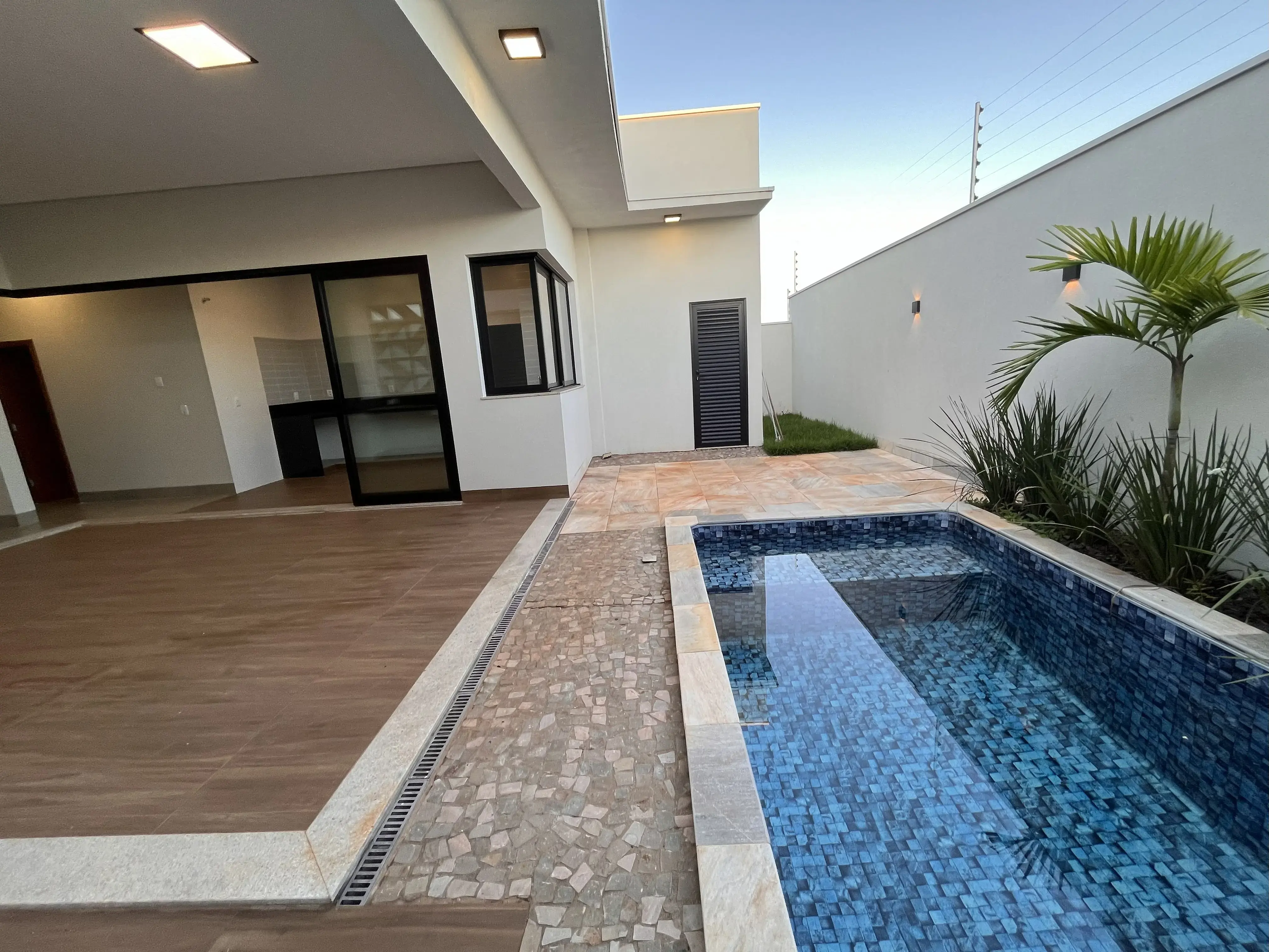 Casa Condomínio 3 quartos no Jardim Inconfidência, Uberlândia — foto 4 de 6