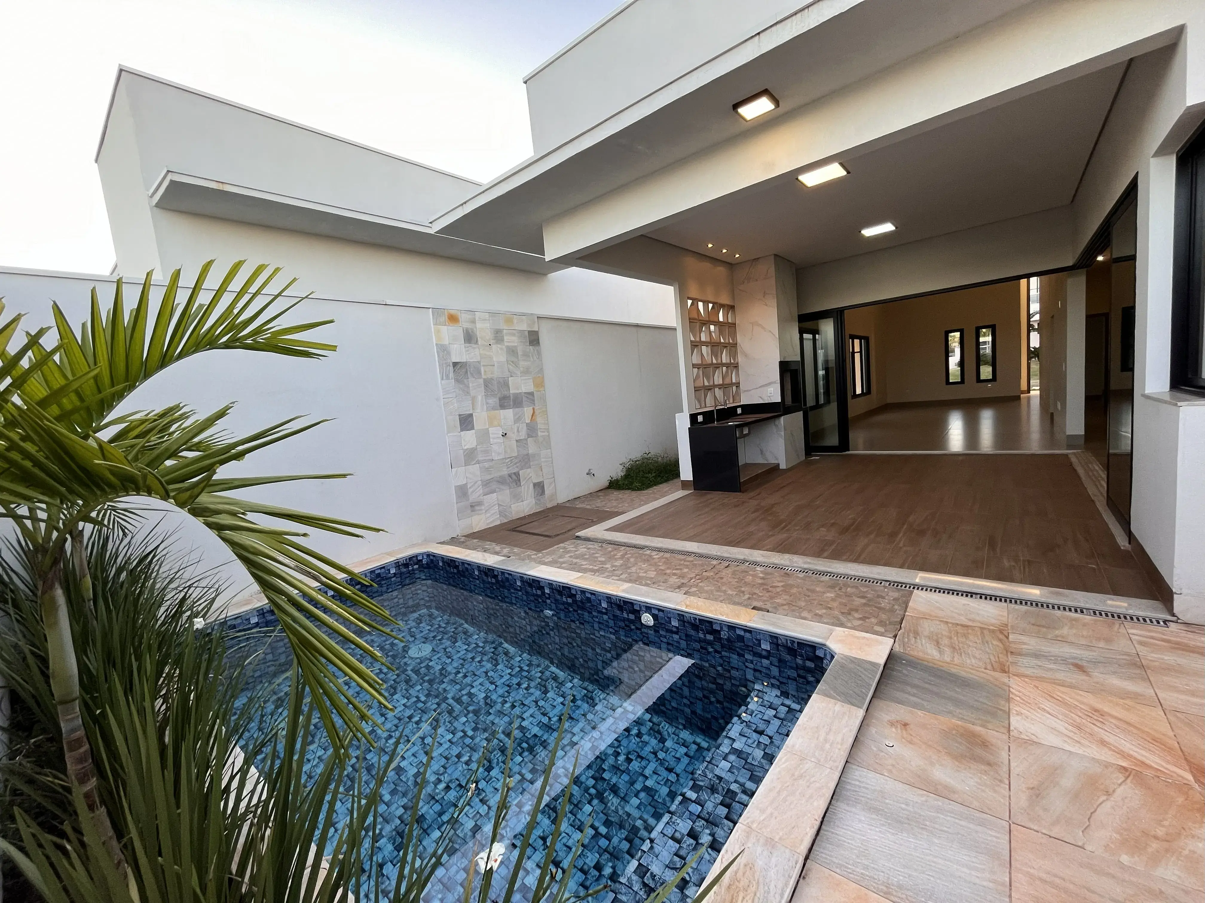 Casa Condomínio 3 quartos no Jardim Inconfidência, Uberlândia — foto 3 de 6