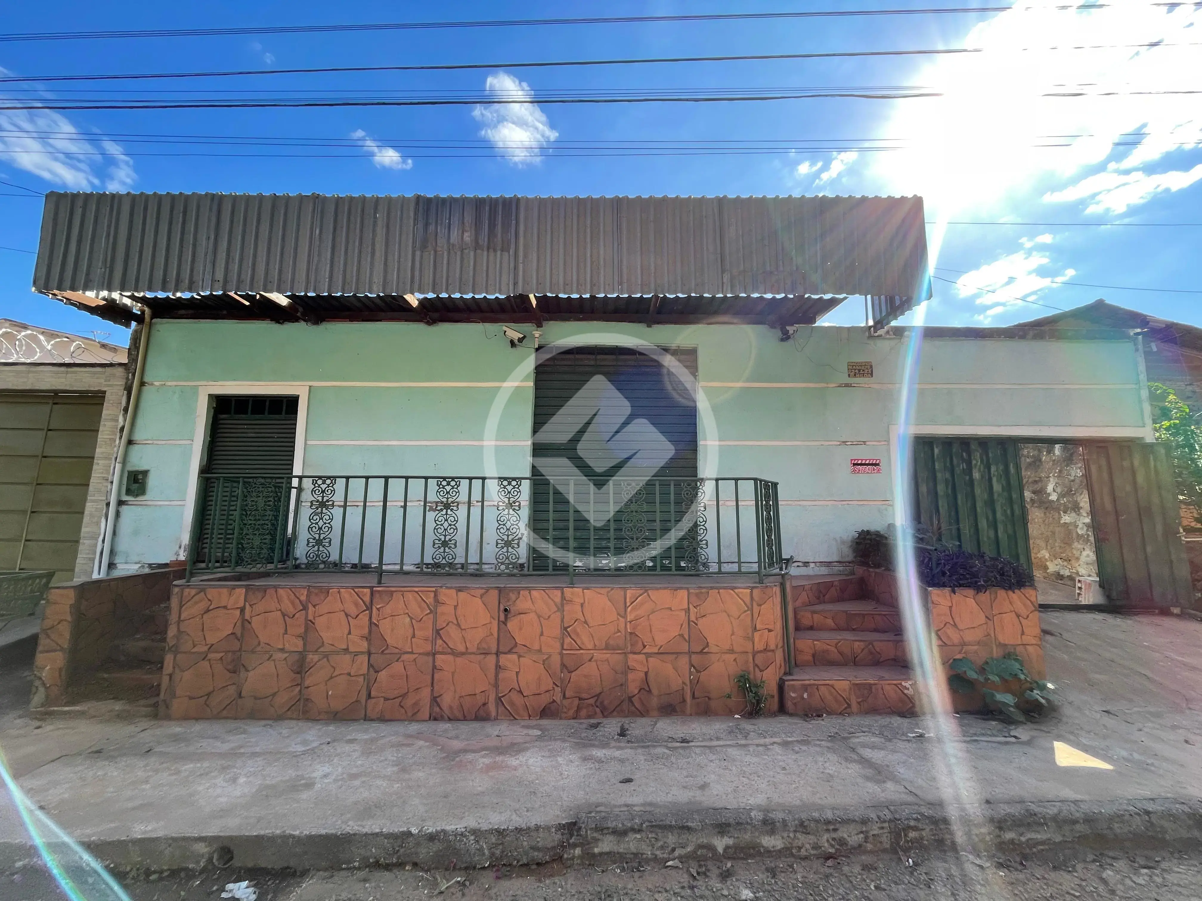 TERRENO NO BAIRRO ILDA COM CASA CONSTRUIDA DE 3 QUARTOS