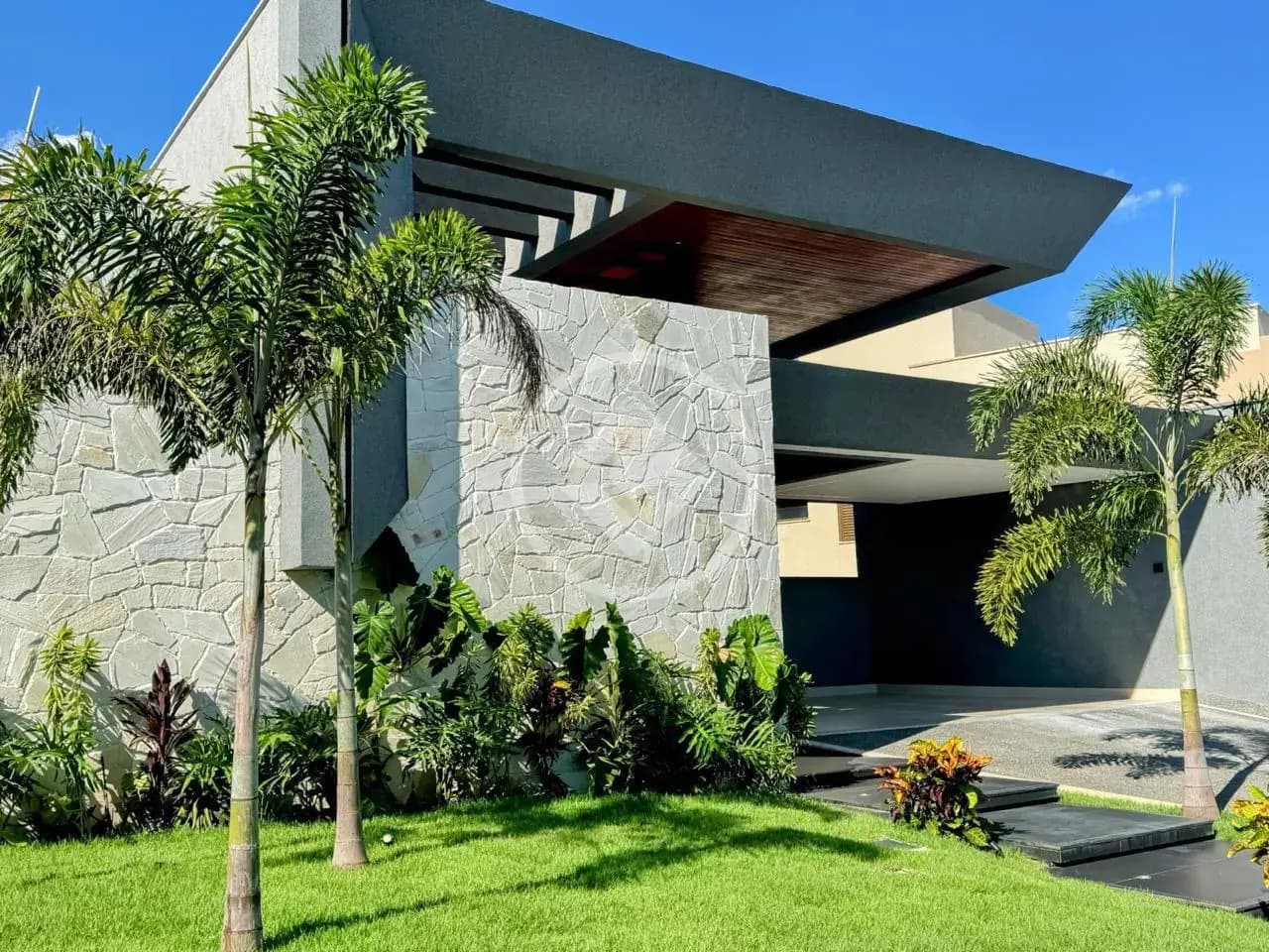 Casa Residencial Caraibas, Aparecida de Goiânia - GO — foto 2