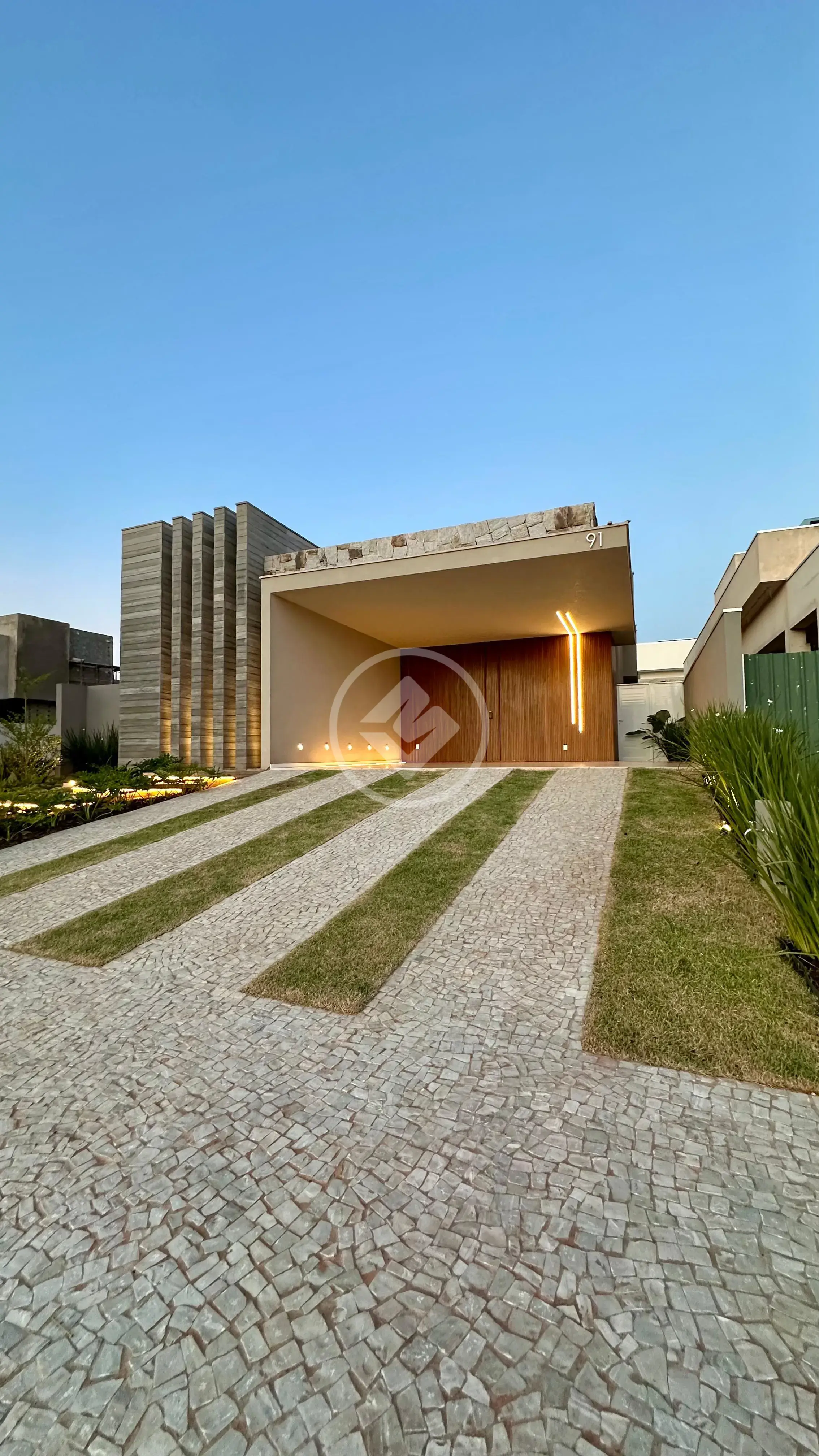 CASA CONDOMÍNIO