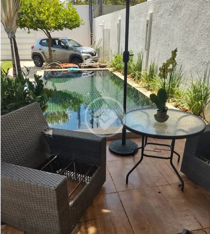 BELÍSSIMA CASA NO CENTRO SUL DE VARZEA GRANDE, COM 300 METROS DE ÁREA CONSTRUIDA, PISCINA E HIDROMASSAGEM