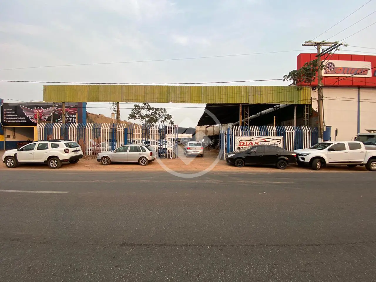 EXELENTE PONTO COMERCIAL PARA MONTAR OFICINAS DE FUNILARIA OU MECANICAS EM GERAL OU LOJAS DE AUTO PEÇAS