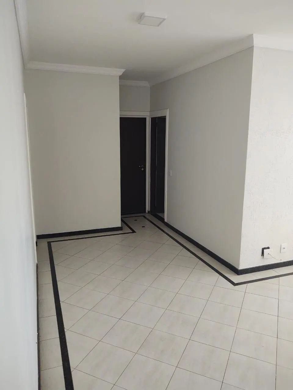 APARTAMENTO COM ÓTIMA LOCALIZAÇÃO