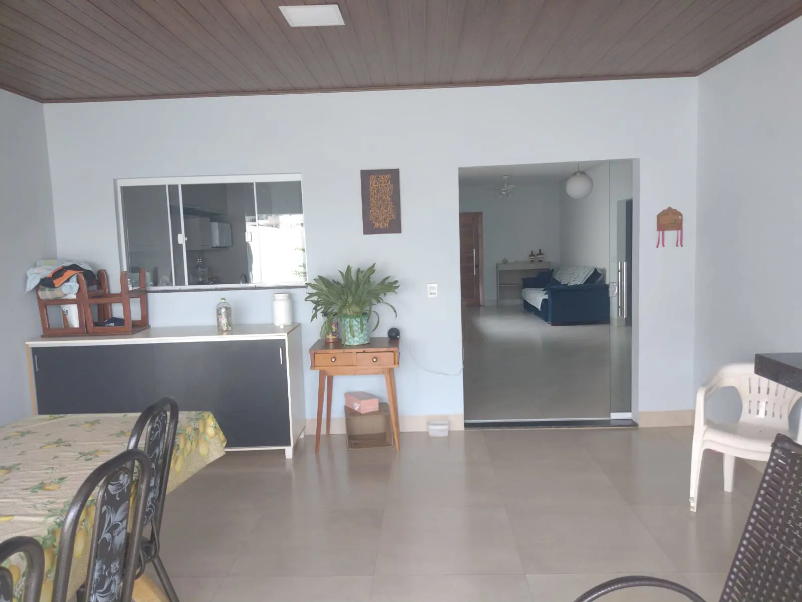 VENDO CASA BEM LOCALIZADA NO RODOVIÁRIA PARQUE, 3/4 SENDO 1 SUÍTE, R$ 900 MIL REAIS