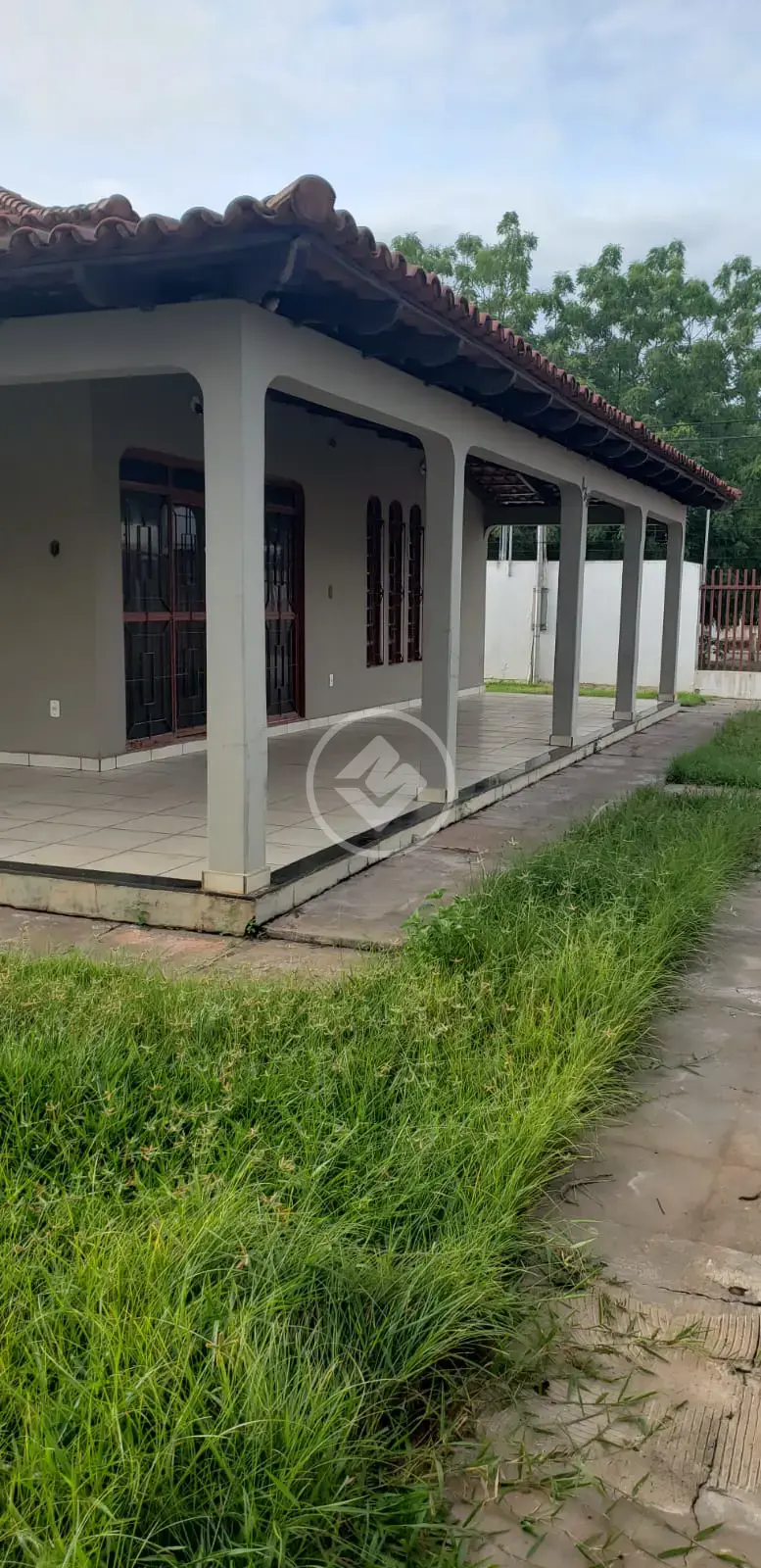 Vendo Casa imponente, ampla e extremamente aconchegante, com 330 m² de área construída em um terreno de 780 m².