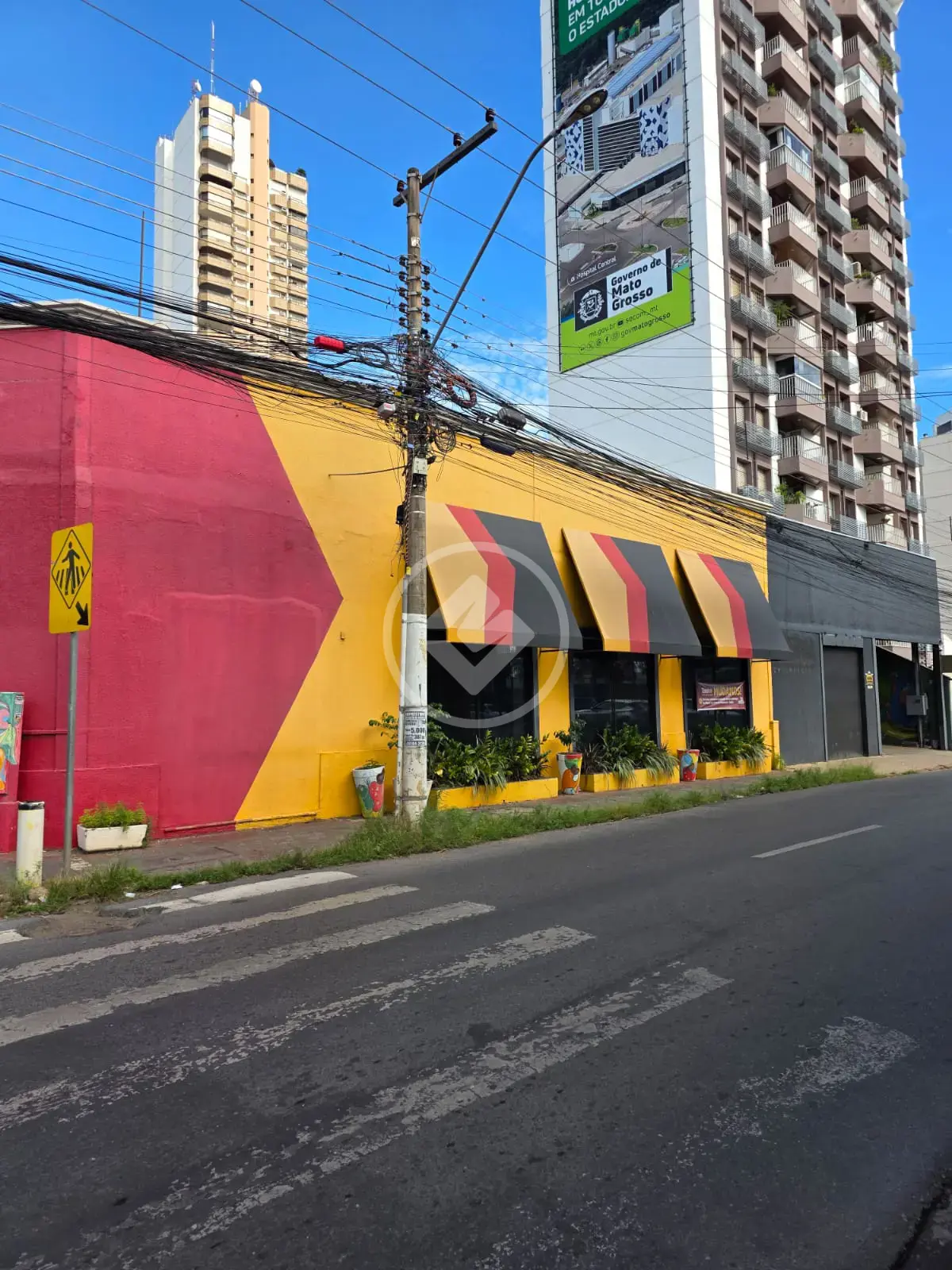 Excelente localização ao lado da panificadora Marechal a oportunidade de compra ou aluguel de espaço perfeito para, restaurantes, academia, Drogaria, etc.... com 1000m² prontos para garantir o sucesso do seu investimento.