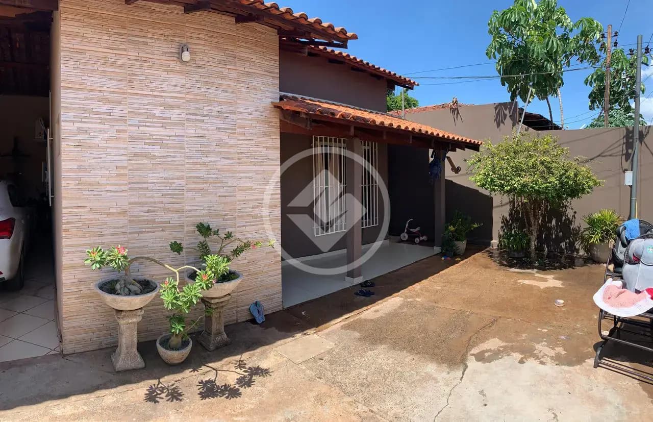 Linda casa à venda no bairro Marajoara em Várzea Grande.