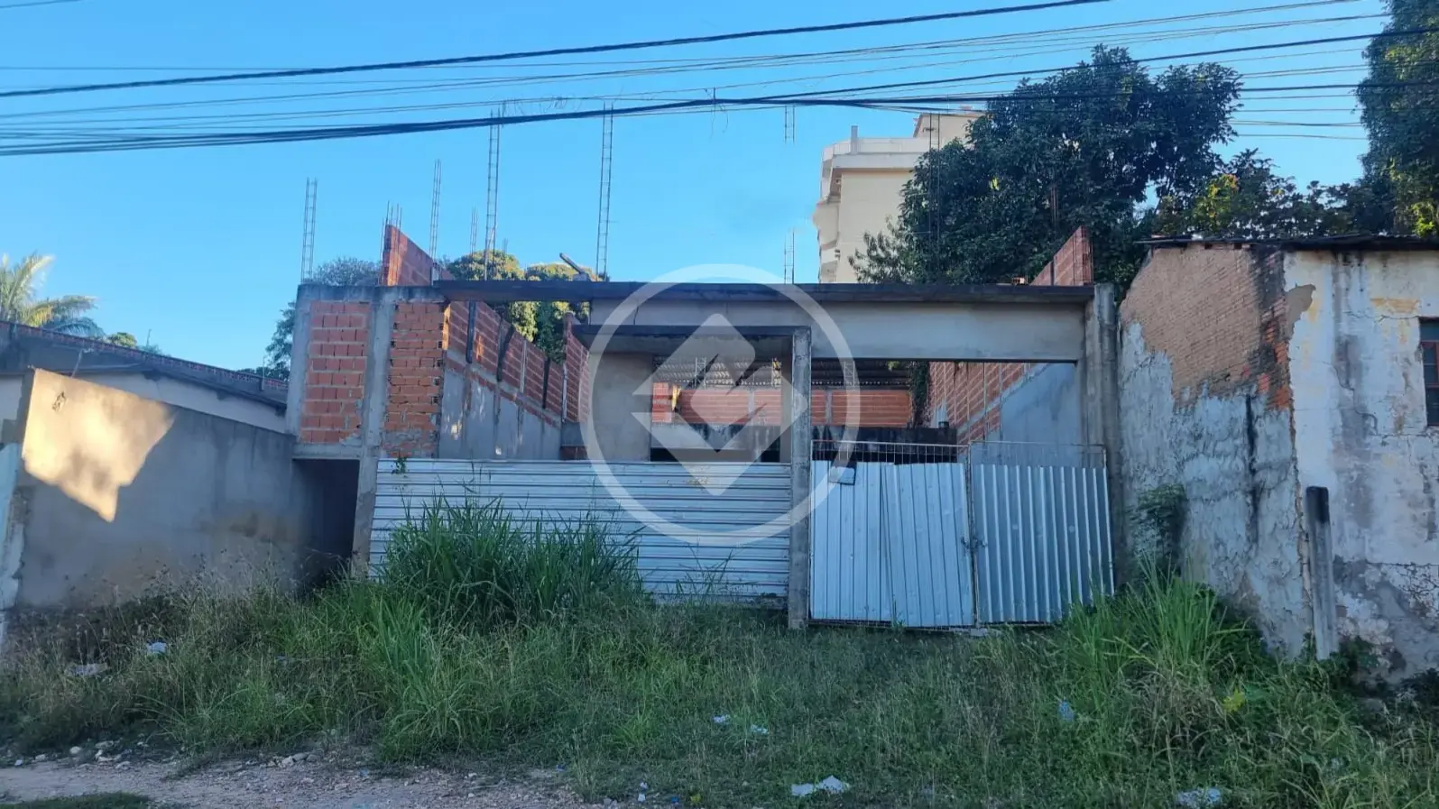 Barracão 330m² - Bairro Araés