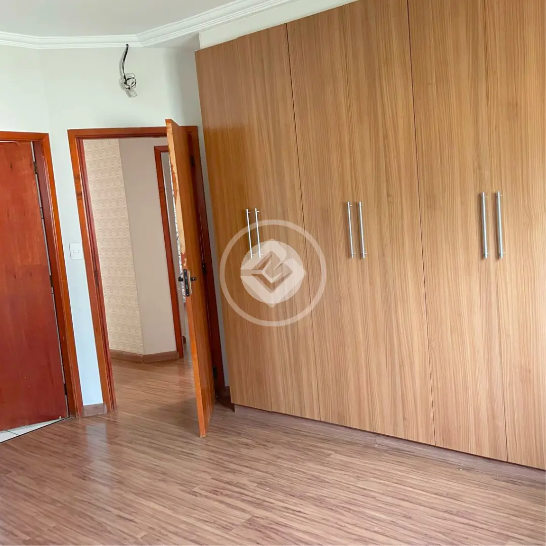 Casa 4 quartos no Guilhermina Vieira Chaer, Araxá — foto 4 de 6