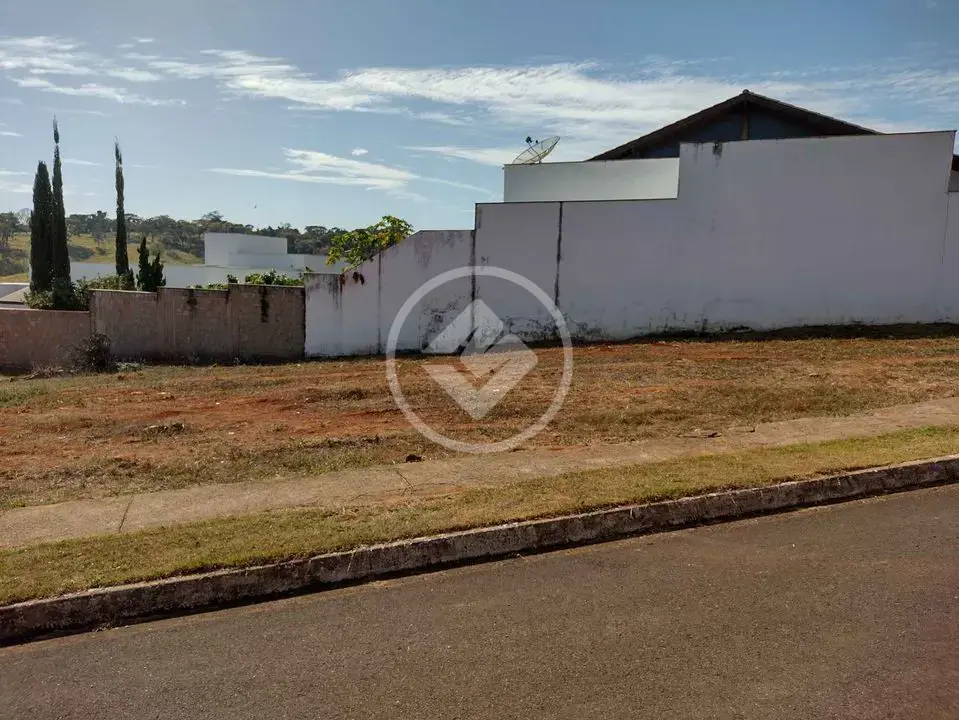 Terreno Condomínio Loteamento Residencial Villágio I, Araxá - MG — foto 2