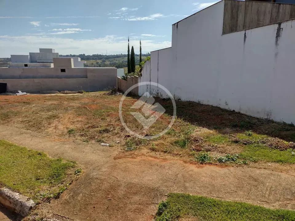 Terreno Condomínio no Loteamento Residencial Villágio I, Araxá — foto 3 de 4