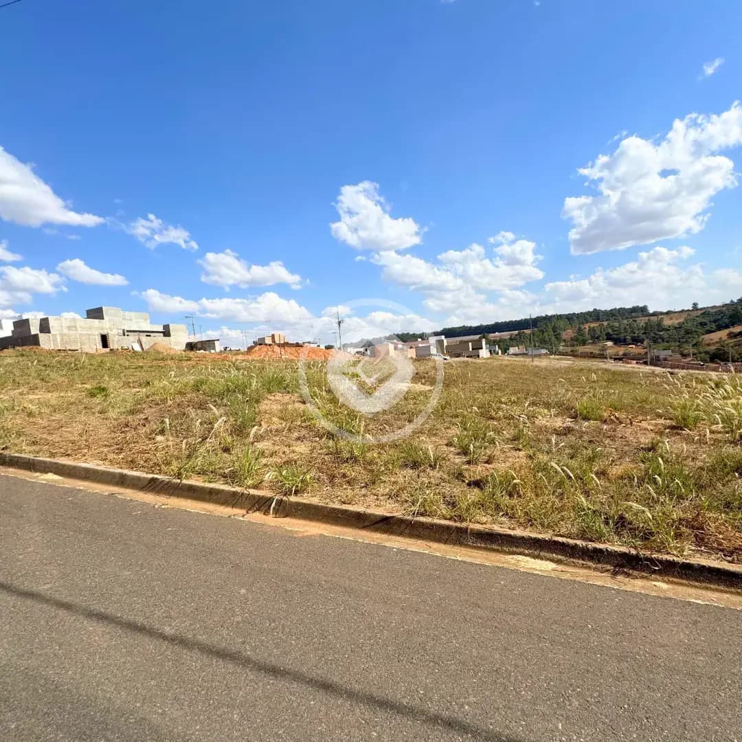 Terreno Condomínio no Loteamento Residencial Condomínio Villágio II, Araxá — foto 3 de 3