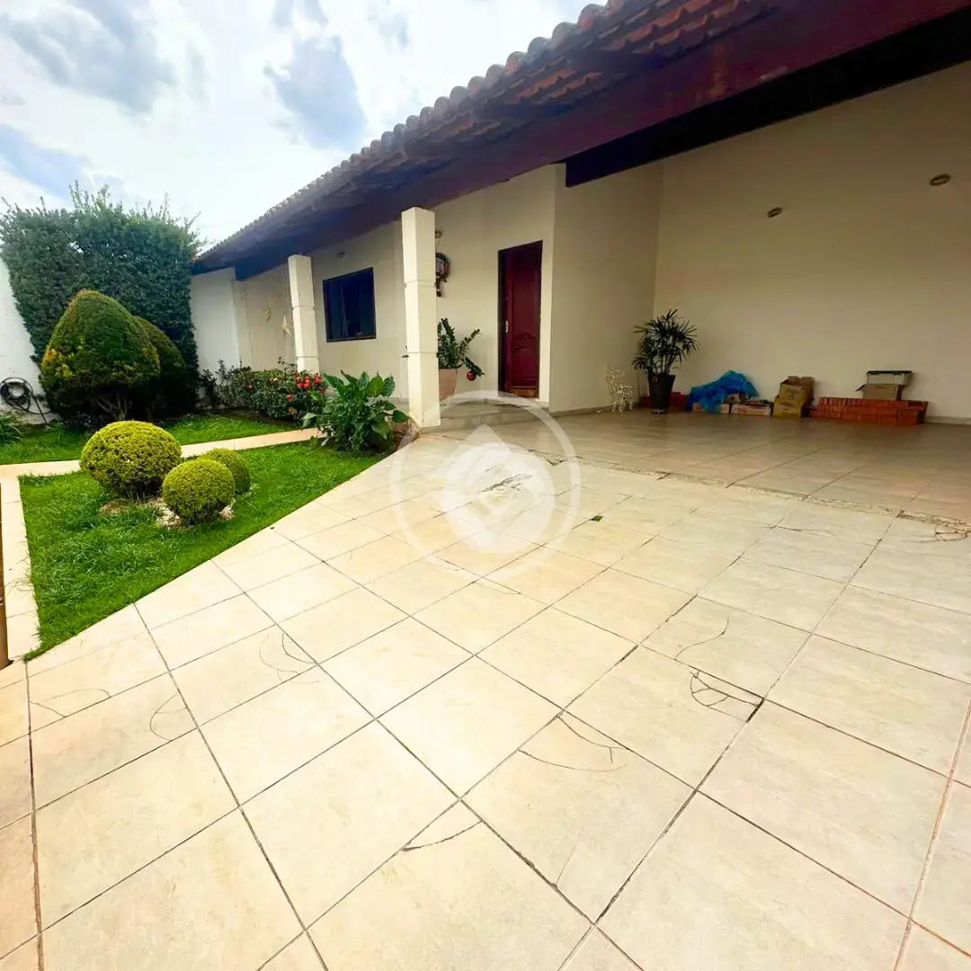 Casa 5 quartos no José Ferreira Guimarães (Mangueira II), Araxá — foto 3 de 6