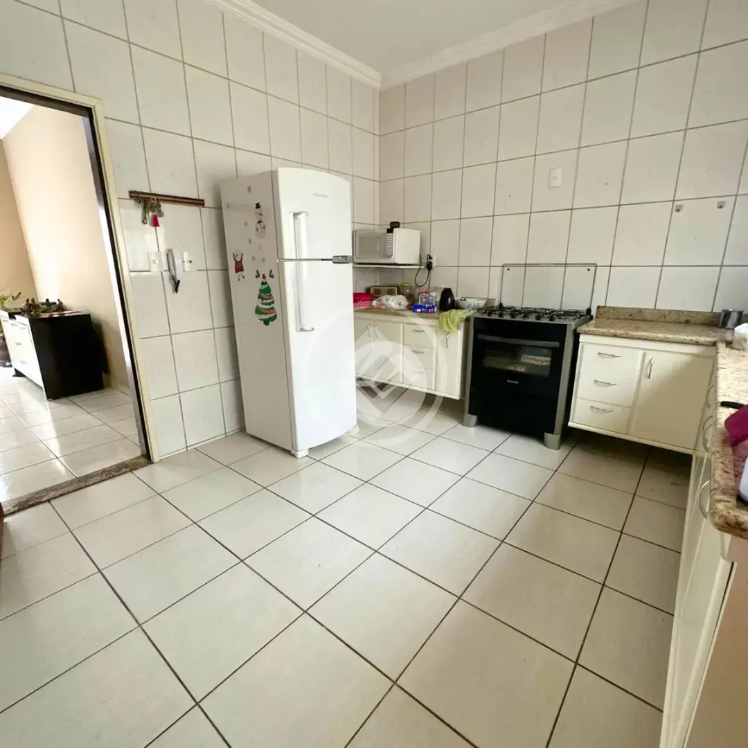 Casa 5 quartos no José Ferreira Guimarães (Mangueira II), Araxá — foto 6 de 6