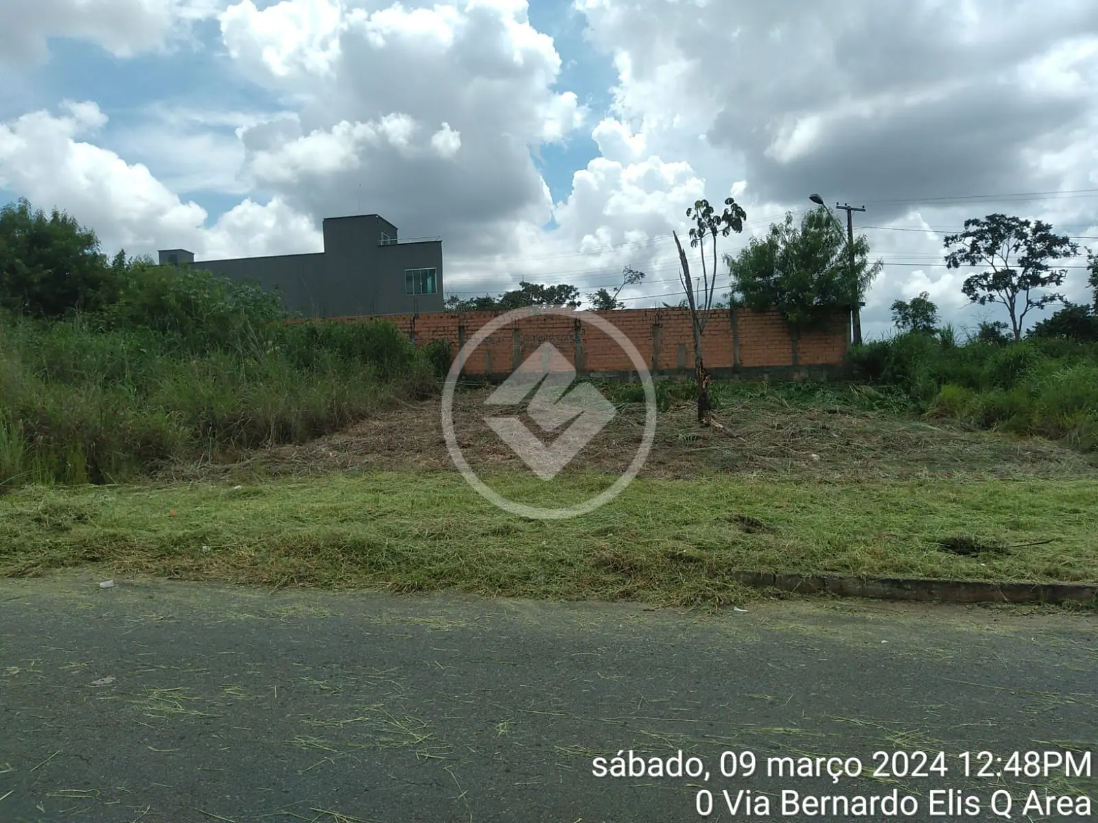 Terreno à venda no Setor Amim Camargo, em Goiânia-Go.