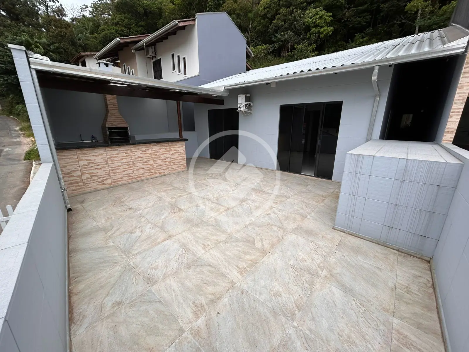 Ampla Casa à Venda no Bairro Fazendinha - Itajaí (SC)