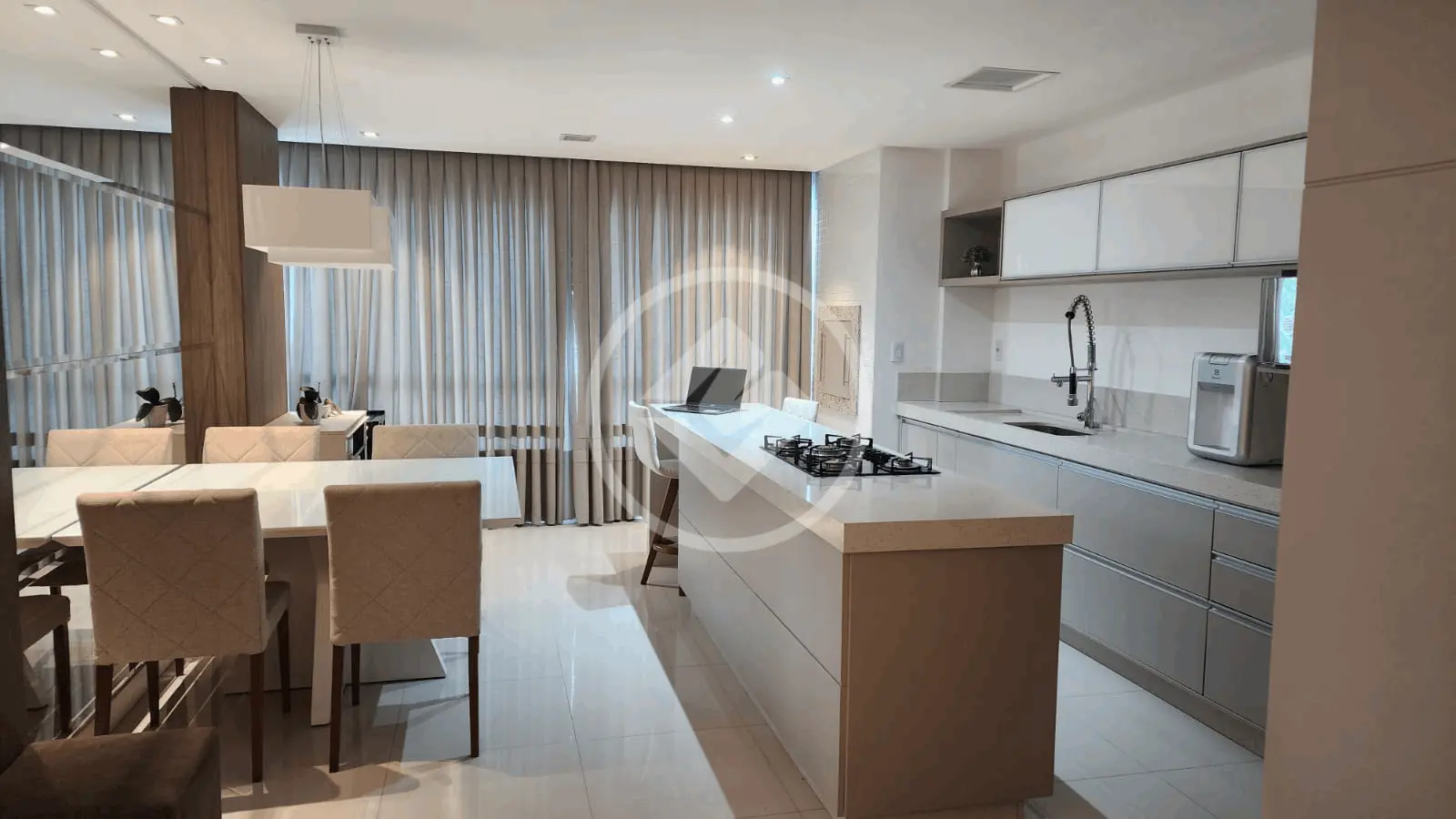 Apartamento de 2 quartos com 1 suíte no Ariribá