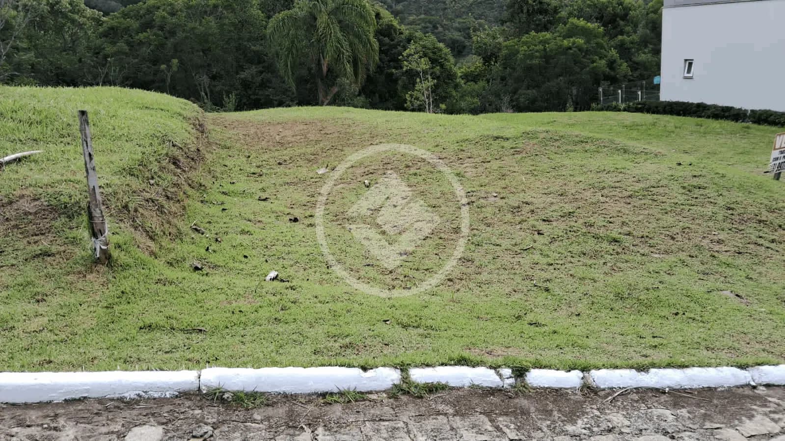 Terreno em condomínio fechado