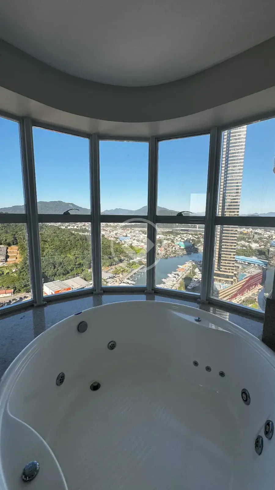 Apartamento Centro, Balneário Camboriú - SC — foto 1
