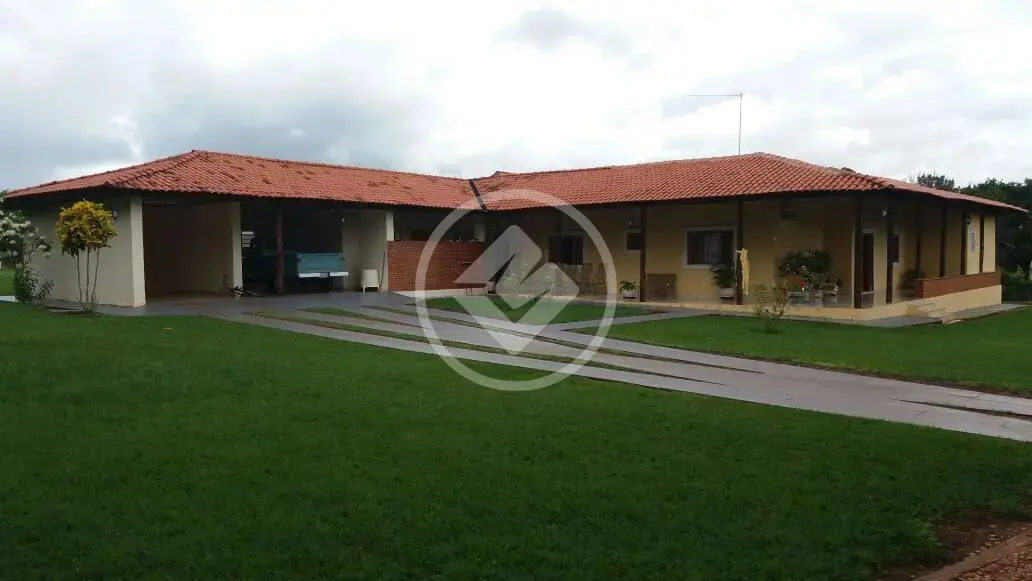 Fazenda à venda de 4.250 hectares no município de Rondonópolis.
