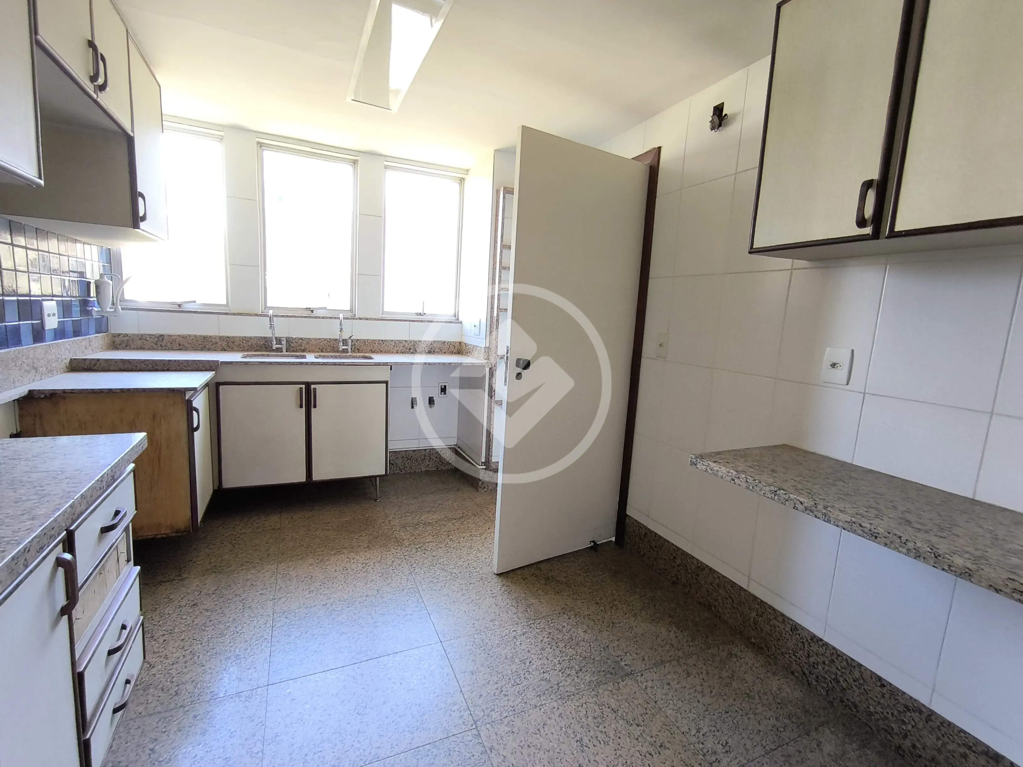 Apartamento 4 quartos no LOURDES, Belo Horizonte — foto 5 de 6