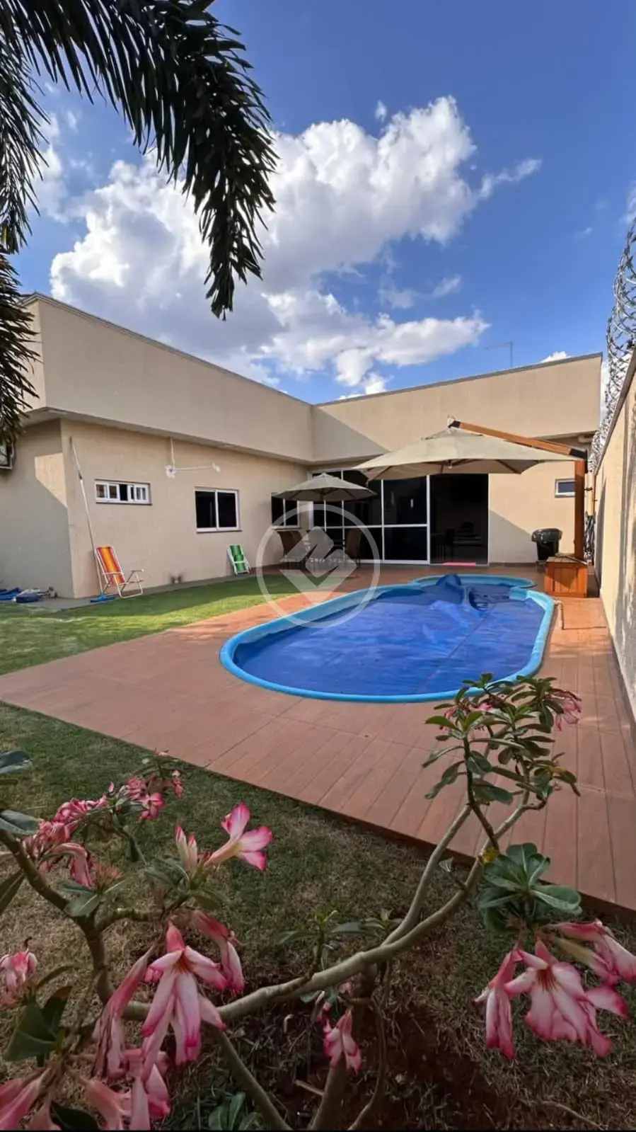 VENDO CASA SETOR JARDIM MARILIZA 4/4 SENDO 1 SUITE MASTER COM CLOSET