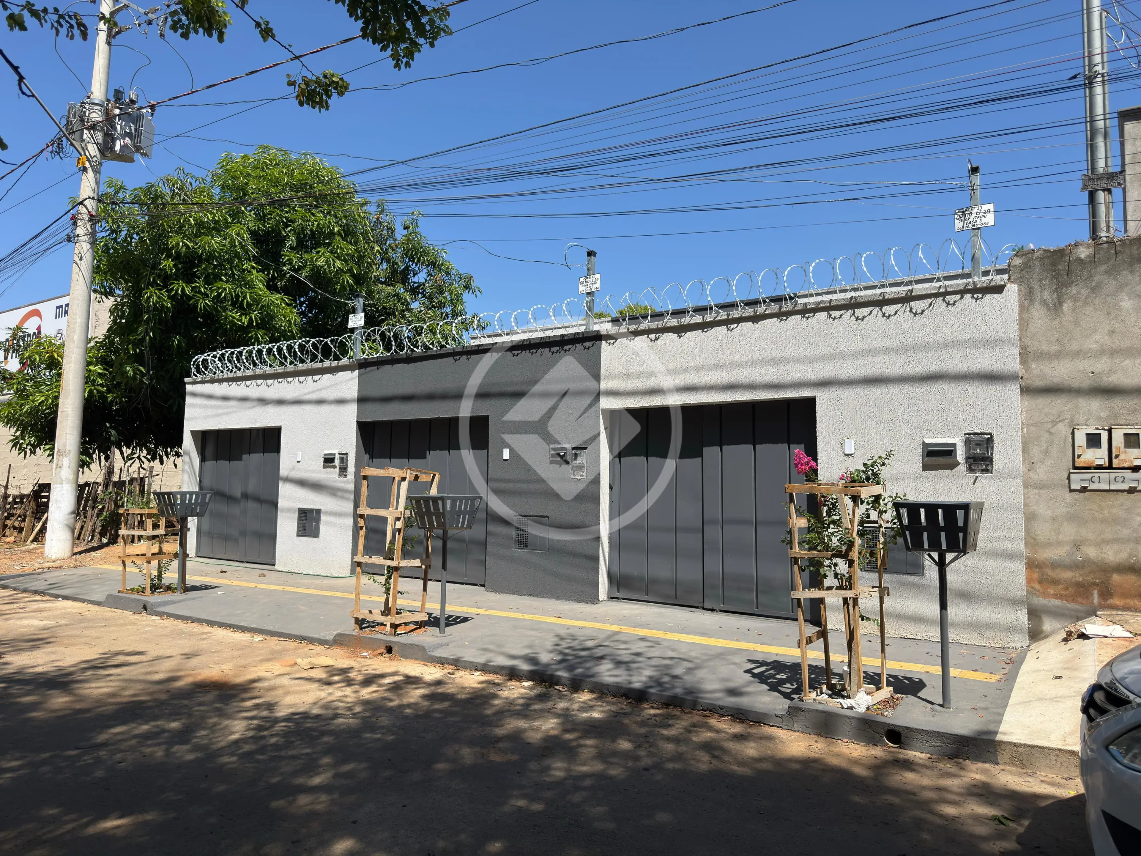 Casa com 2 Quartos e 2 banheiros à Venda no Jardim Itaiupú