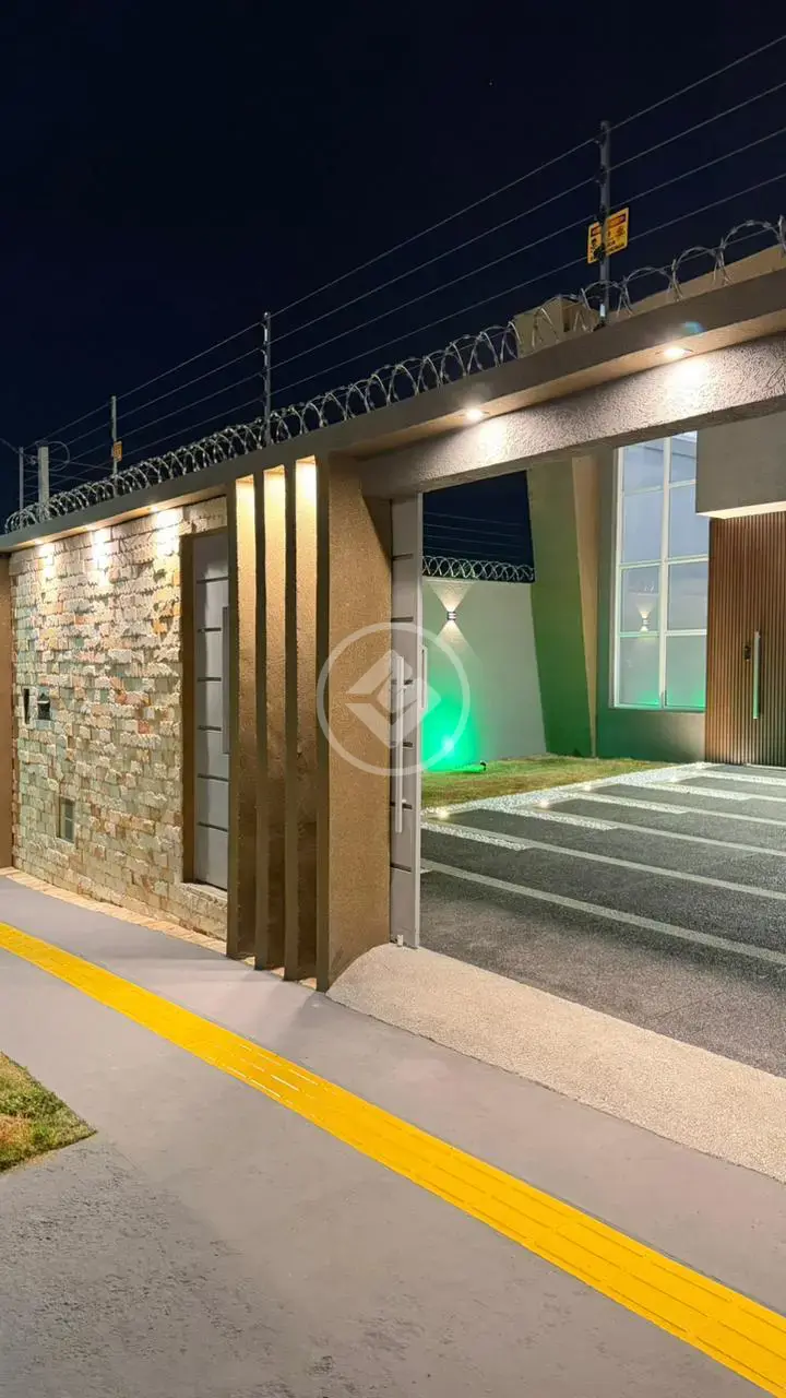 Casa no Setor Garavelo 3 suítes plenas - Próximo Av. Igualdade