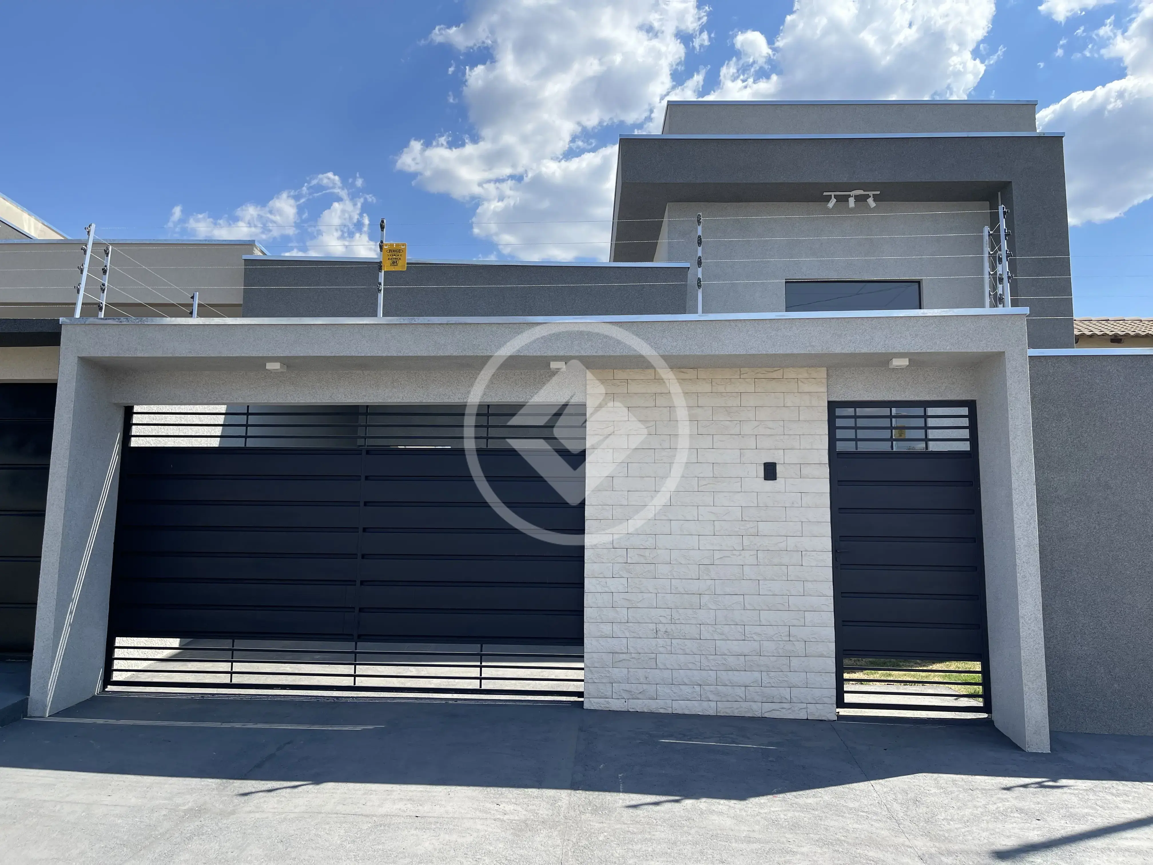 OPORTUNIDADE ÚNICA: Casa Moderna e elegante 🏠