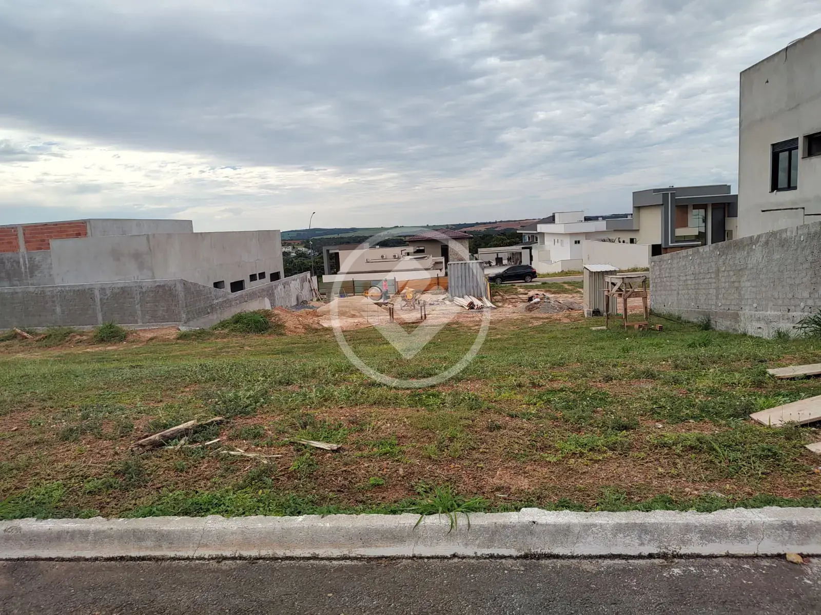 exelente localização porximo a portaria que da acesso ao santuario com conforto e segurança
